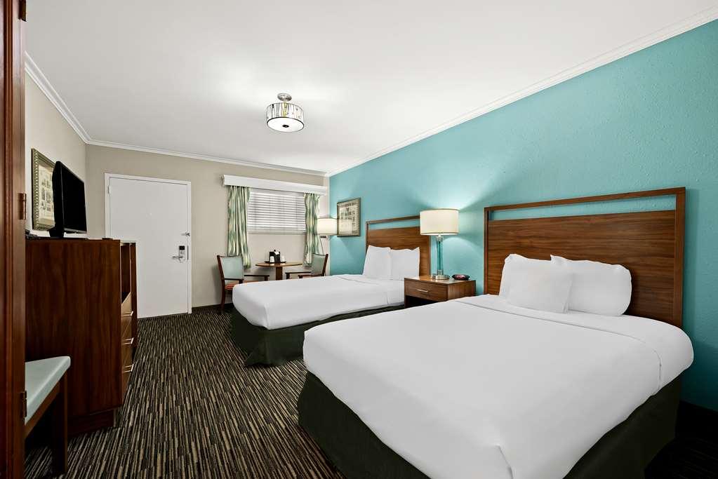 Western Route 66 Rail Haven 3*